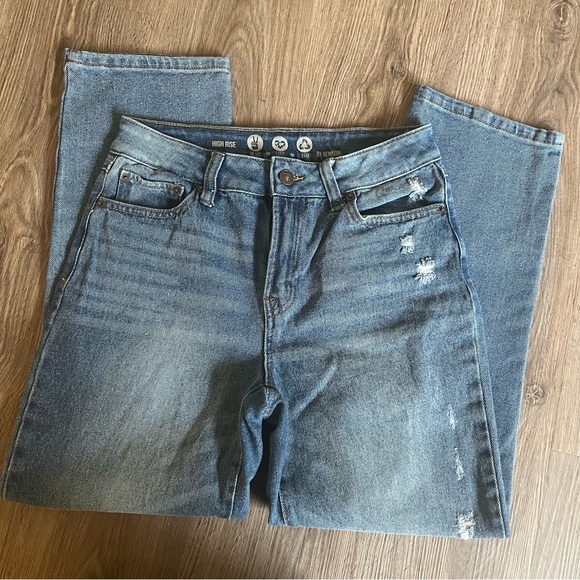 High Rise Flare Jeans - Picture 2 of 6